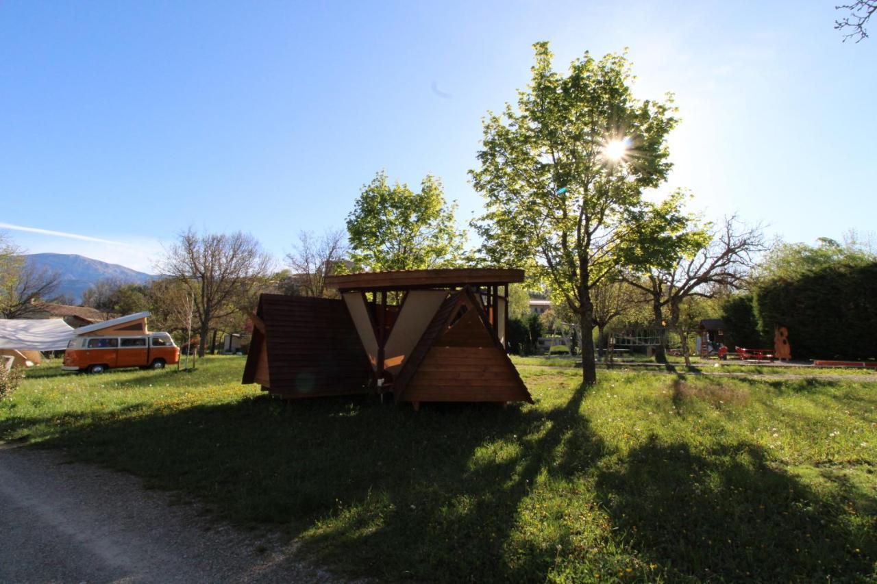 Recoubeau-Jansac Habitat Createur - Hebergements Insolites Au Camping Municipal "Les Ecureuils" מראה חיצוני תמונה